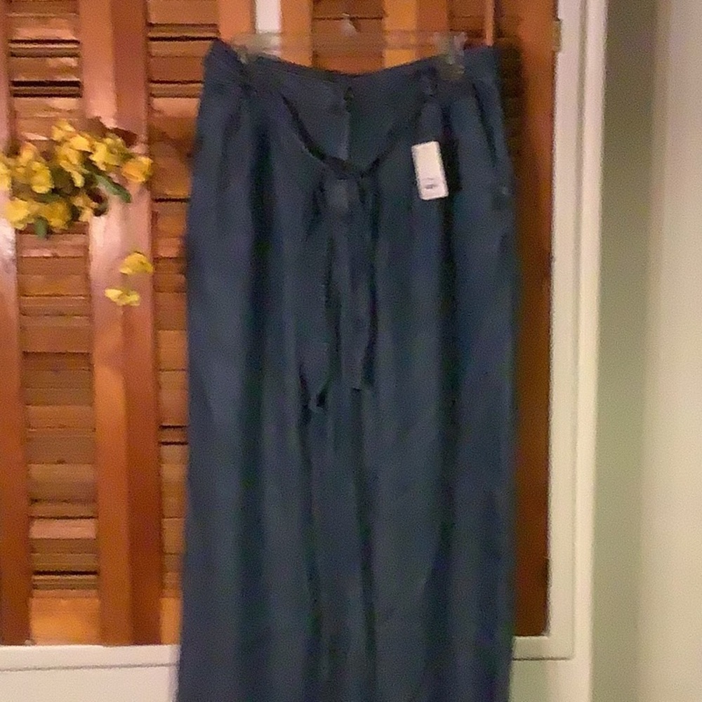 Wide leg lite chambray pants